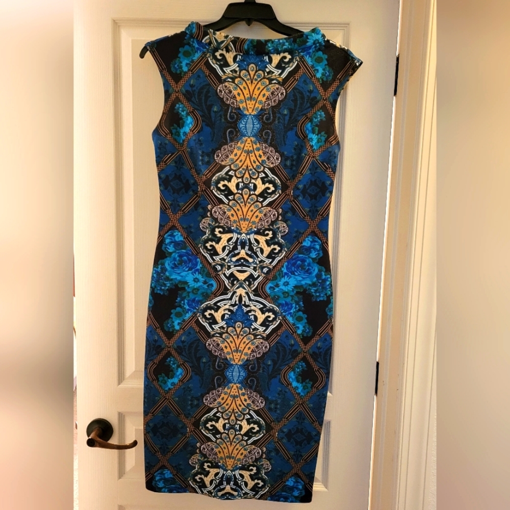 Stunning Print Dress for any occasion. NewYork & Company Stretch M